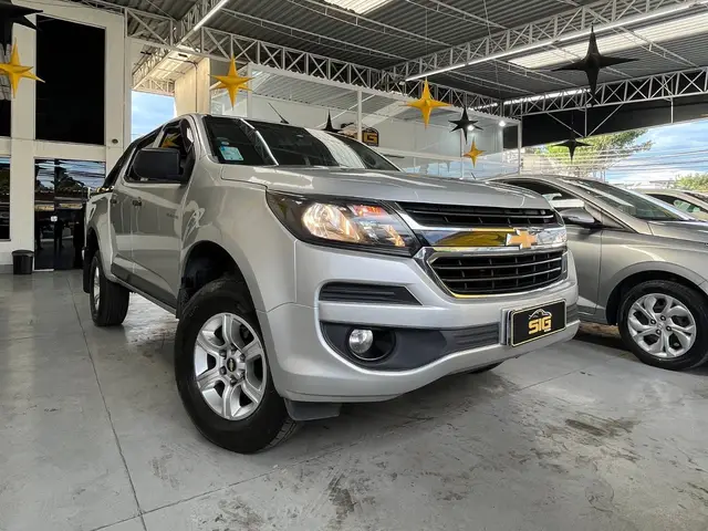 Carro Chevrolet S10 Cabine Dupla 2017 S10 2.5 ECOTEC SIDI Advantage 4x2 (Cabine Dupla)