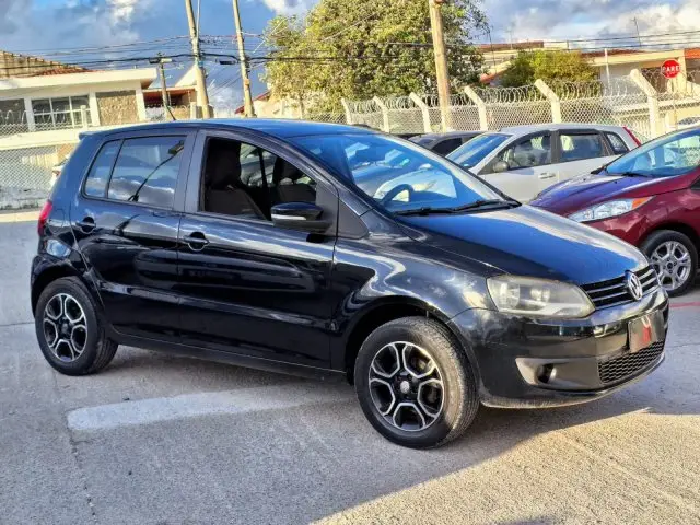 Carro Volkswagen Fox 2014 1.6 VHT Seleção (Flex)