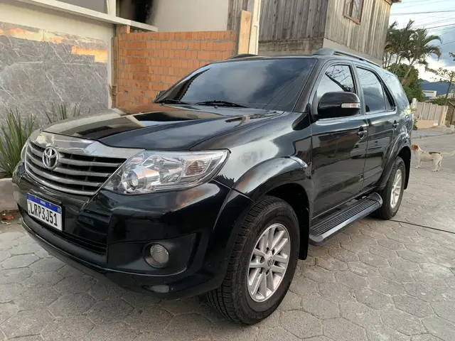 Carro Toyota Hilux SW4 2012 SR 4x2 2.7/ 2.7 Flex 16V Aut.