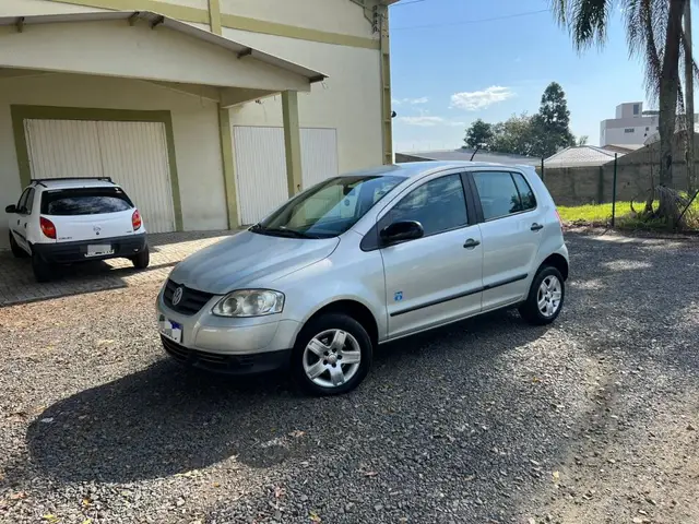 Carro Volkswagen Fox 2008 Route 1.0 8V (Flex)