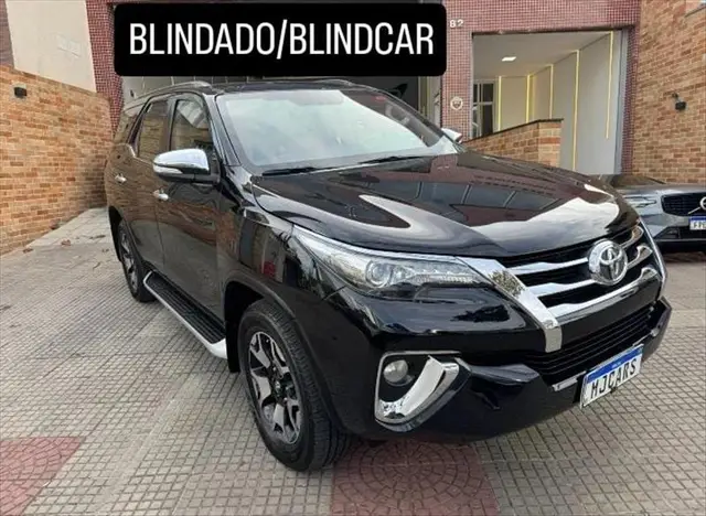 Carro Toyota SW4 2017 2.8 TDI SRX 7L 4x4 (Aut)