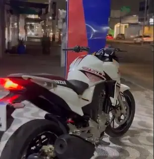 Moto Honda CB 250F Twister 2016 Standard