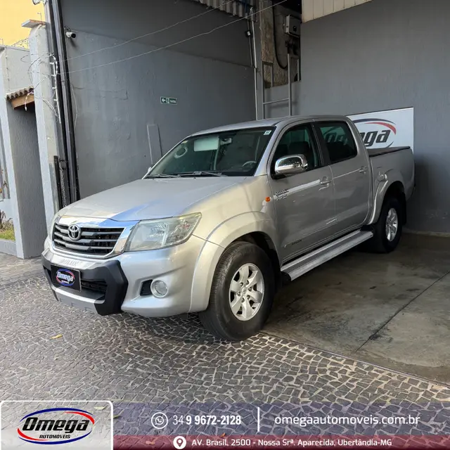 Carro Toyota Hilux Cabine Dupla 2013 Hilux 2.7 SR CD 4x2 (Flex) (Aut)