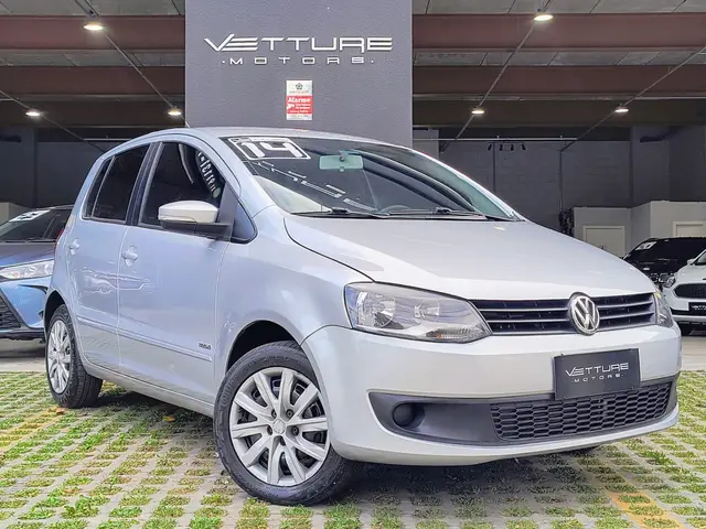 Carro Volkswagen Fox 2014 1.0 TEC (Flex) 4p