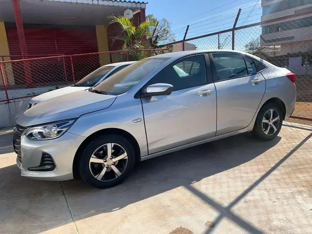 Carro Chevrolet Onix Plus 2020 1.0 LT (Flex)