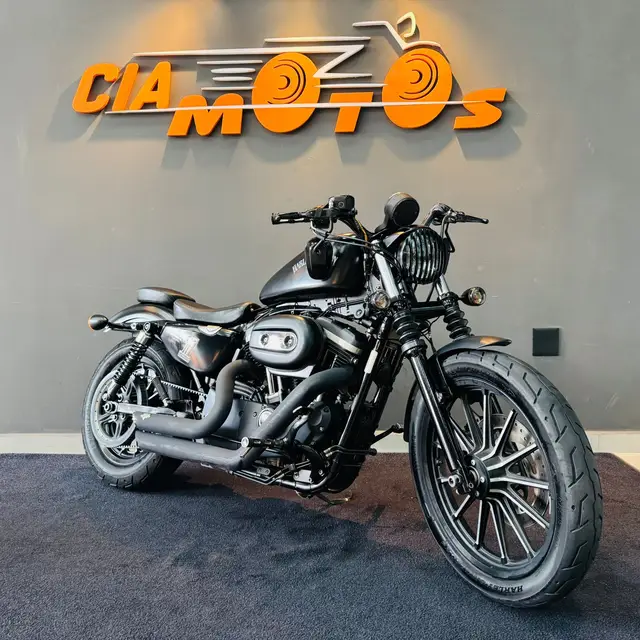 Moto Harley-Davidson Sportster XL 883 2014 Iron