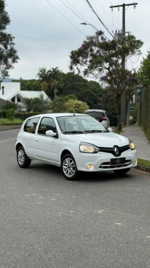 Carro Renault Clio 2014 Authentique 1.0 16V (Flex) 2p