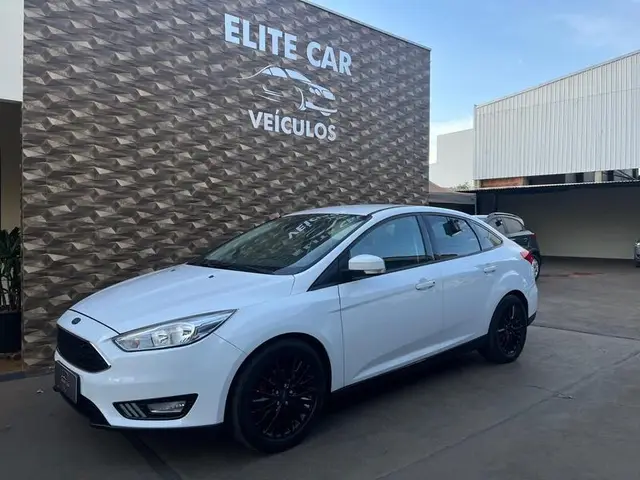 Carro Ford Focus Sedan 2017 SE 2.0 PowerShift