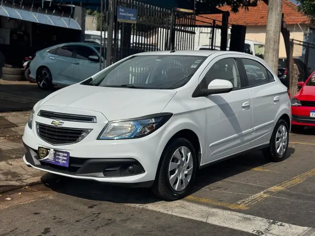 Carro Chevrolet Onix 2013 1.4 LT SPE/4