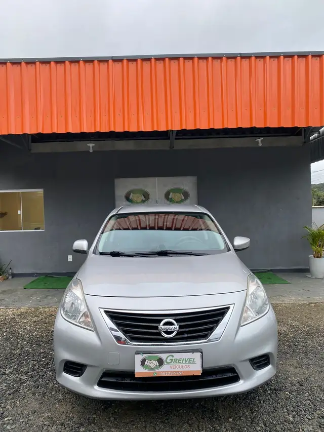 Carro Nissan Versa 2013 1.6 16V SV (Flex)