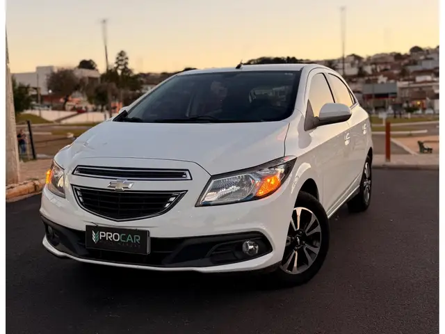 Carro Chevrolet Onix 2014 1.4 LTZ SPE/4 (Aut)