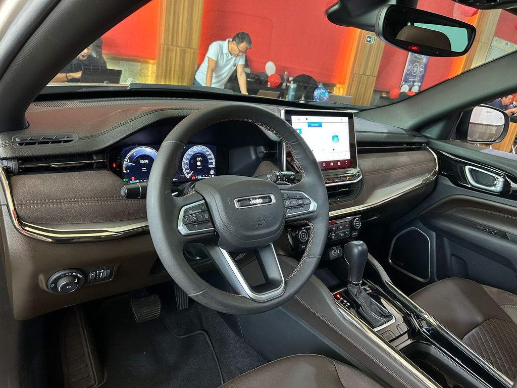 Commander Overland 1.3 T270