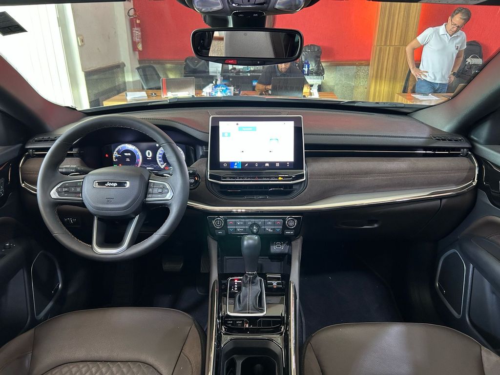 Commander Overland 1.3 T270