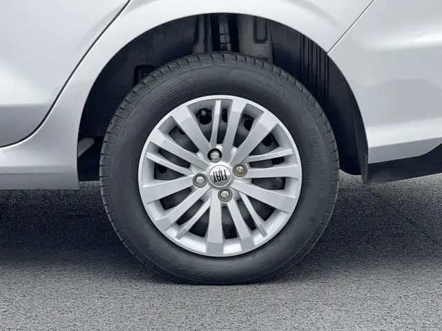 Carro Fiat Cronos 2023 Drive 1.0 (Flex) MT