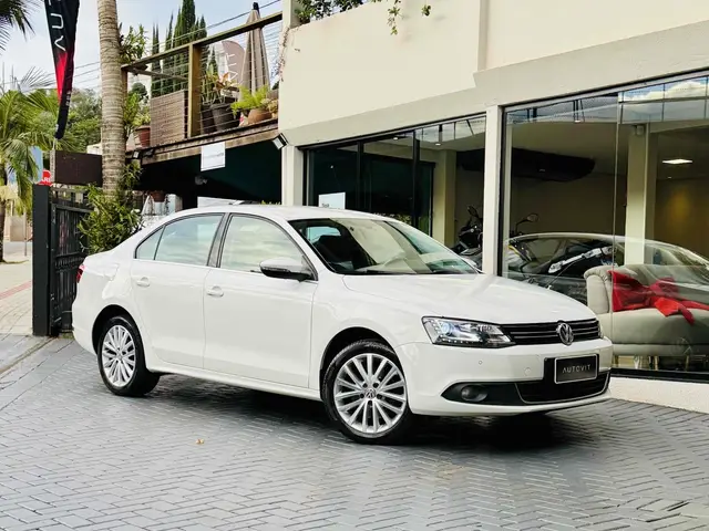 Carro Volkswagen Jetta 2013 2.0 TSI Highline DSG