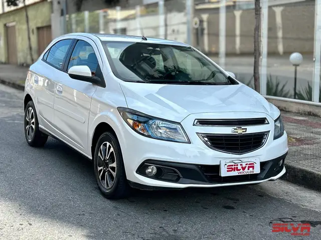 Carro Chevrolet Onix 2015 1.4 LTZ SPE/4 (Aut)