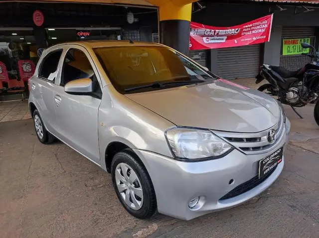 Carro Toyota Etios 2014 1.3 (Flex)