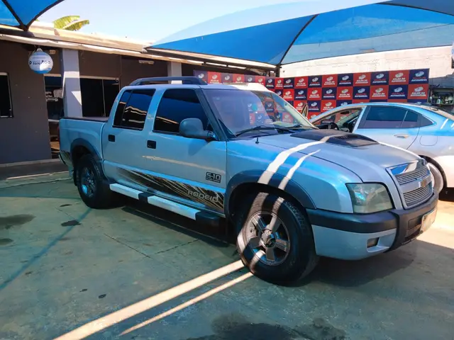 Carro Chevrolet S10 Cabine Dupla 2011 S10 Rodeio 2.4 Flexpower 4X2 (Cab Dupla)