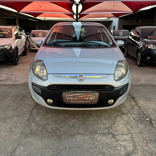Carro Fiat Punto 2013 Attractive 1.4 (Flex)