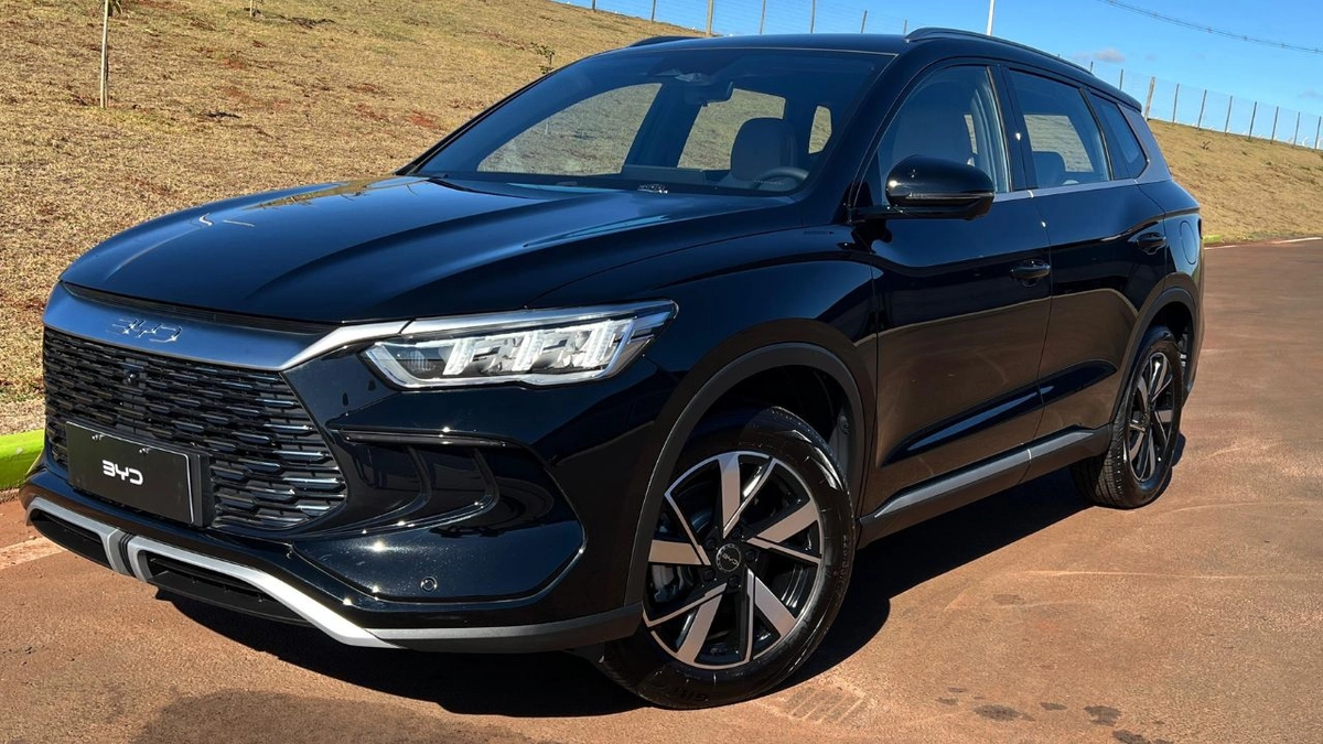 SUV híbrido mantém visual e aposta em lista de equipamentos contra Toyota Corolla Cross