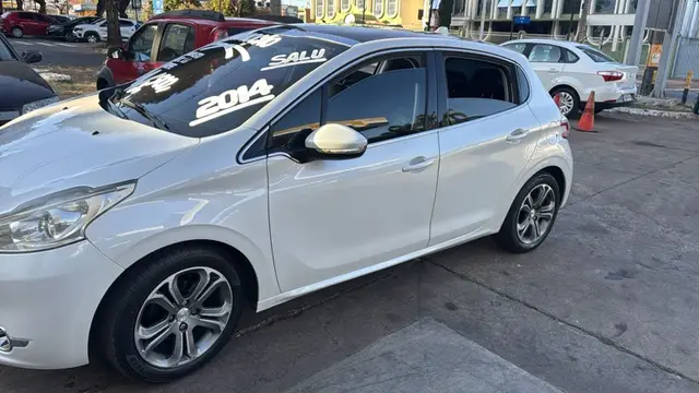 Carro Peugeot 208 2014 Griffe 1.6 16V (Flex) (Aut)