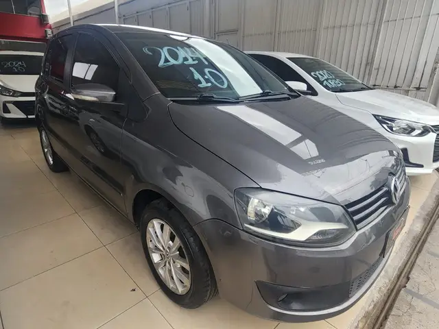 Carro Volkswagen Fox 2014 1.0 TEC (Flex) 4p
