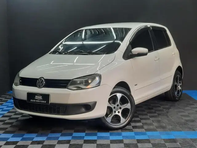 Carro Volkswagen Fox 2013 1.0 TEC (Flex) 4p