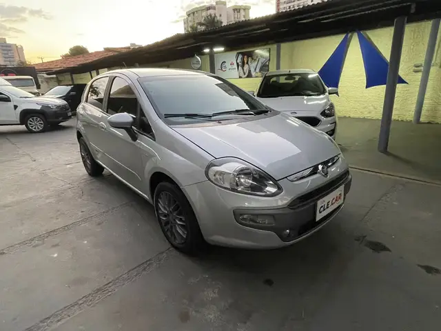 Carro Fiat Punto 2013 Essence 1.6 16V (Flex)