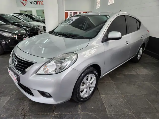 Carro Nissan Versa 2013 1.6 16V SL (Flex)