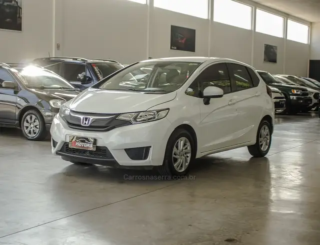 Carro Honda Fit 2015 1.5 16v LX CVT (Flex)