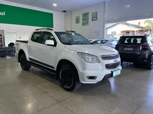 Carro Chevrolet S10 Cabine Dupla 2014 S10 2.8 CTDI LT 4WD (Cabine Dupla)