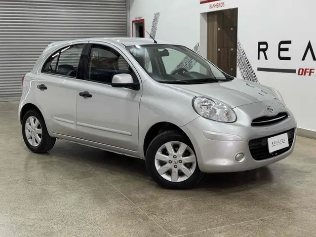 Carro Nissan March 2012 1.0 16V S (Flex)