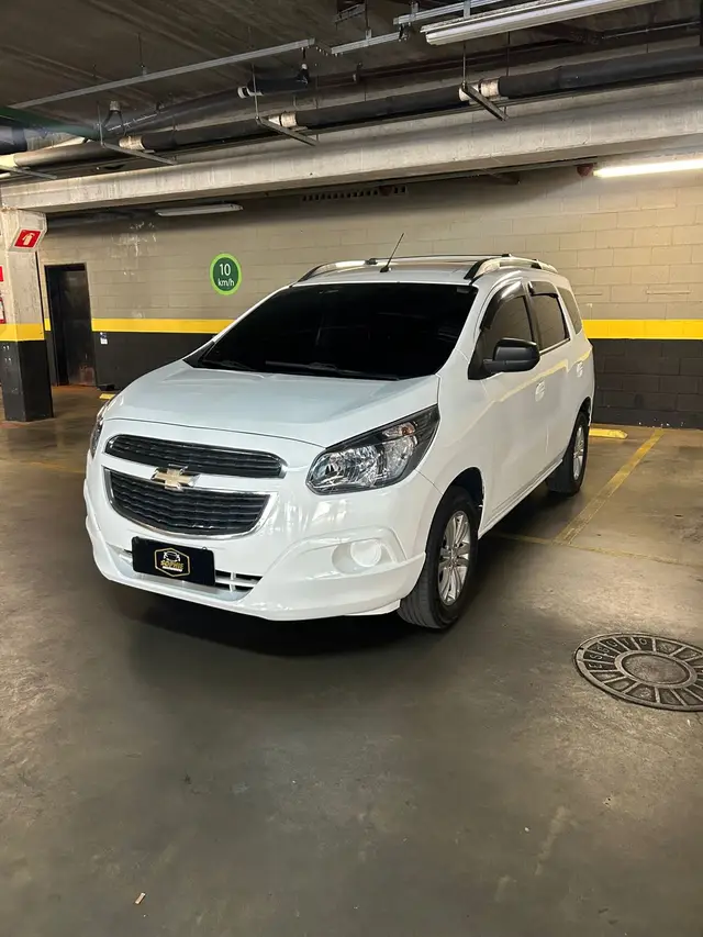 Carro Chevrolet Spin 2017 LT 5S 1.8 (Flex)