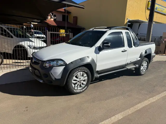 Carro Fiat Strada 2013 Adventure 1.8 16V (Flex) (Cabine Estendida)