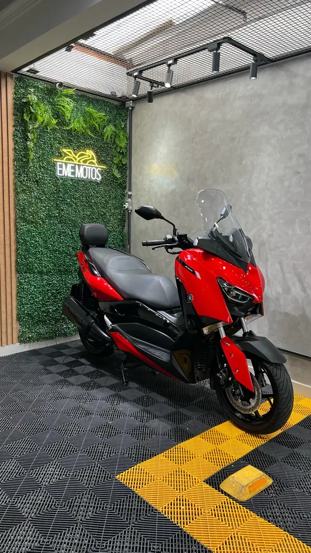 Moto Yamaha XMax 2023 ABS