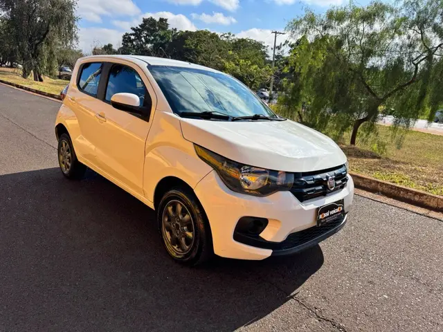 Carro Fiat Mobi 2018 FireFly Drive 1.0 (Flex)