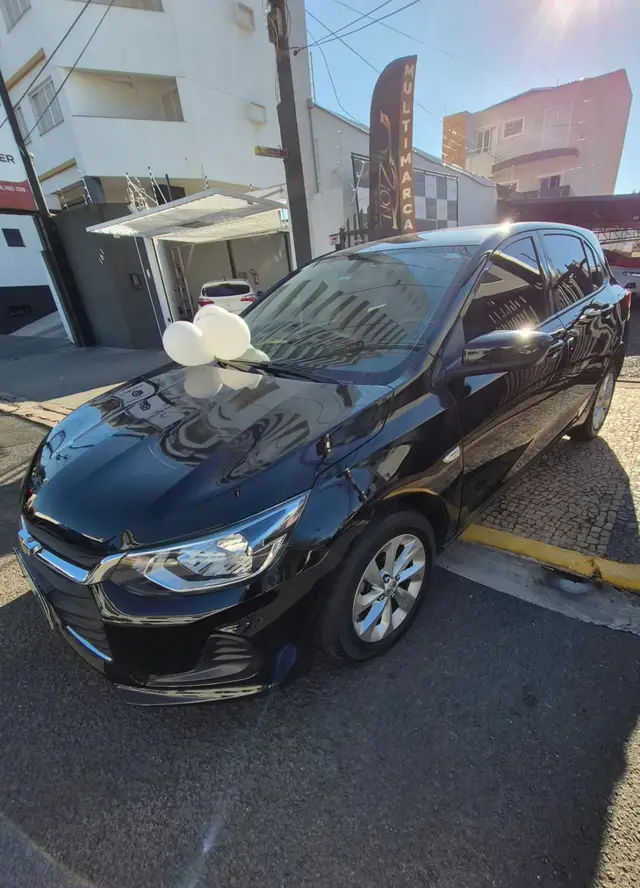 Carro Chevrolet Onix 2022 LT 1.0