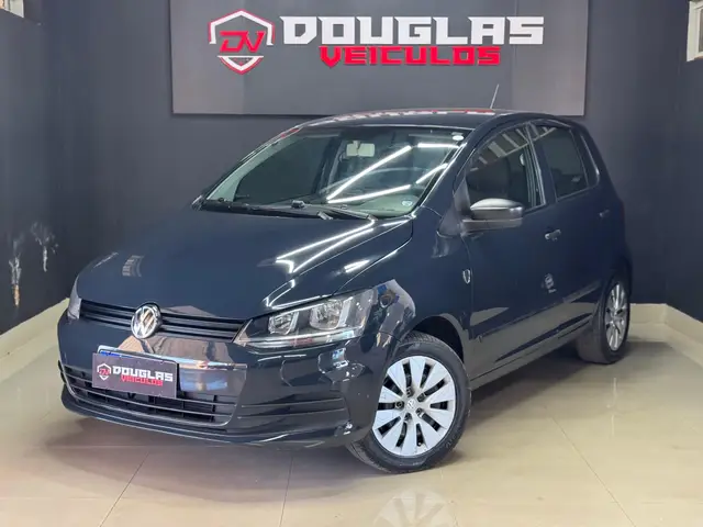 Carro Volkswagen Fox 2015 Trendline 1.0 TEC (Flex)
