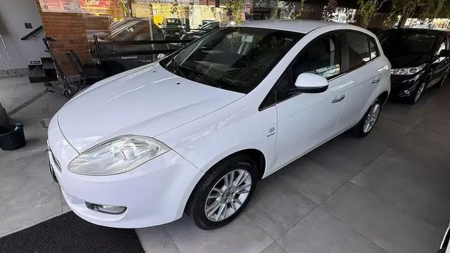 Carro Fiat Bravo 2013 Essence 1.8 16V Dualogic (Flex)