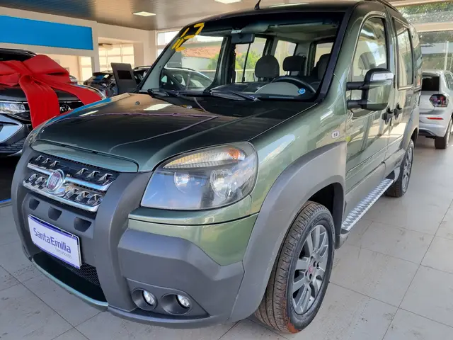 Carro Fiat Doblò 2012 Adventure 1.8 16V (Flex)