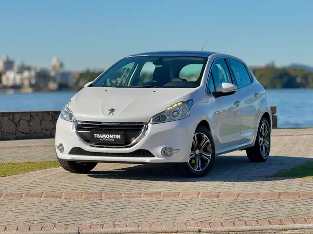 Carro Peugeot 208 2015 Griffe  1.6 16V (Flex) (Aut)