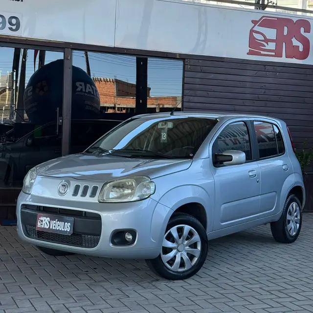 Carro Fiat Uno 2013 Vivace Italia 1.0 8V (Flex) 4p