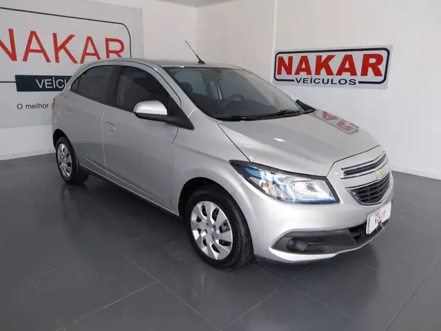 Carro Chevrolet Onix 2013 1.4 LT SPE/4