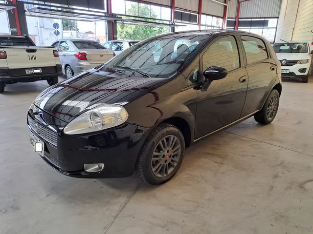 Carro Fiat Punto 2011 Attractive 1.4 (Flex)