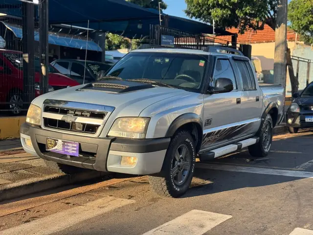 Carro Chevrolet S10 Cabine Dupla 2011 S10 Rodeio 2.4 Flexpower 4X2 (Cab Dupla)