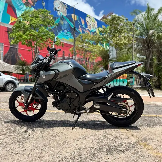 Moto Yamaha MT-03 2023 ABS