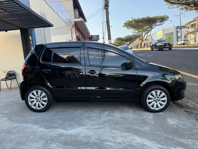 Carro Volkswagen Fox 2011 1.6 8V (Flex)