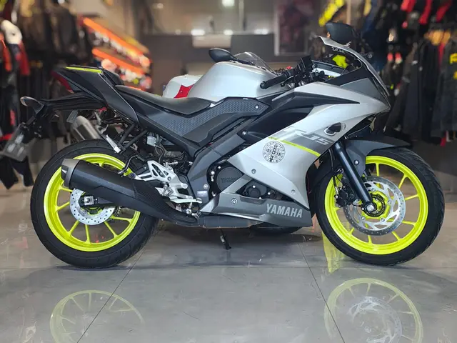 Moto Yamaha YZF R15 2024 ABS