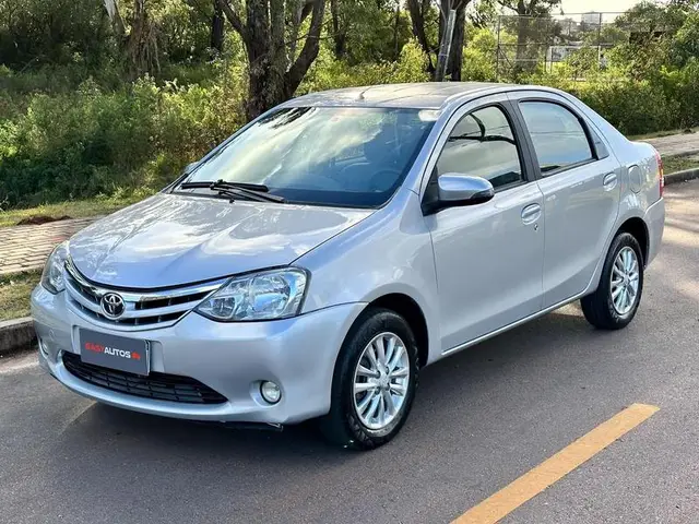 Carro Toyota Etios Sedan 2016 XLS 1.5 (Flex)