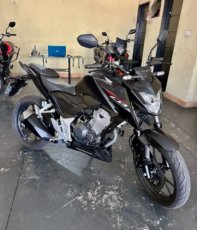 Moto Honda CB 300F Twister 2025 (ABS)